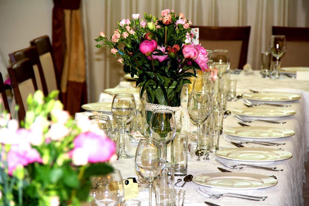 Hotel Austeria Conference & Spa تشيخوتشينيك المظهر الخارجي الصورة