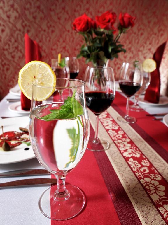Hotel Austeria Conference & Spa تشيخوتشينيك المظهر الخارجي الصورة