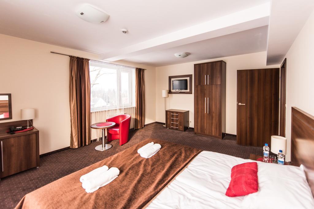 Hotel Austeria Conference & Spa تشيخوتشينيك المظهر الخارجي الصورة