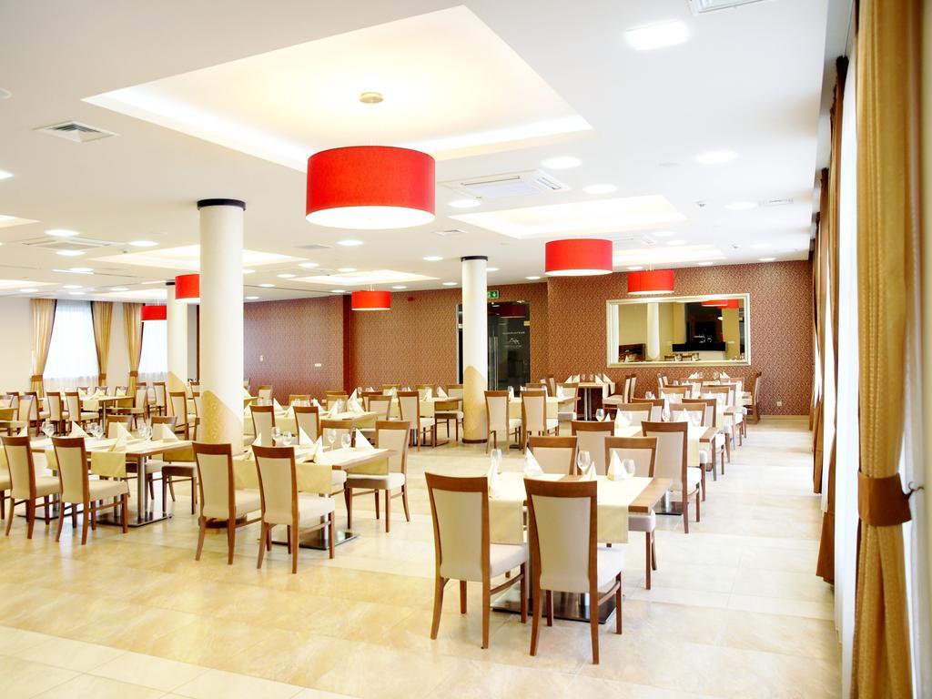Hotel Austeria Conference & Spa تشيخوتشينيك المظهر الخارجي الصورة