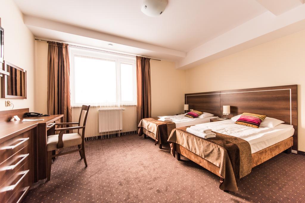 Hotel Austeria Conference & Spa تشيخوتشينيك المظهر الخارجي الصورة