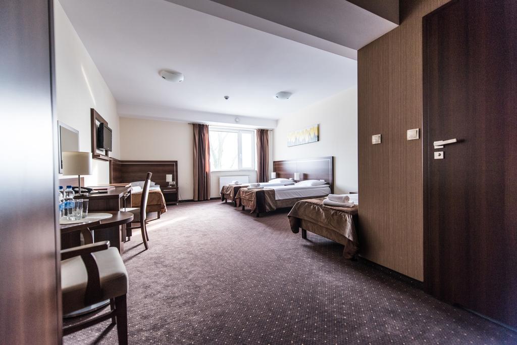 Hotel Austeria Conference & Spa تشيخوتشينيك المظهر الخارجي الصورة