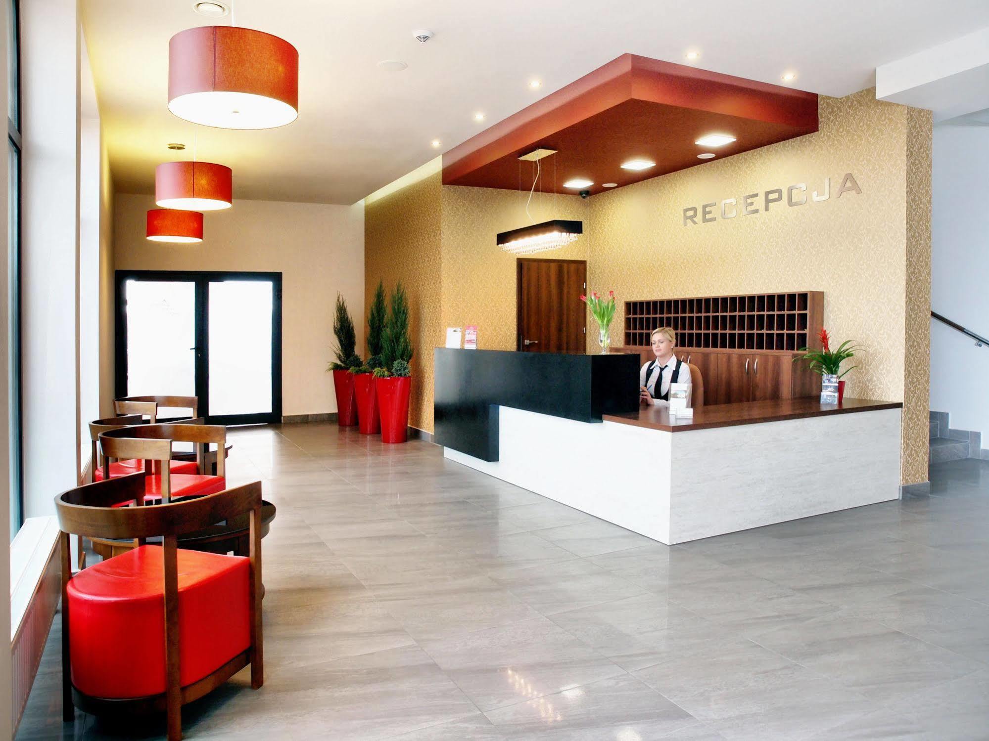 Hotel Austeria Conference & Spa تشيخوتشينيك المظهر الخارجي الصورة