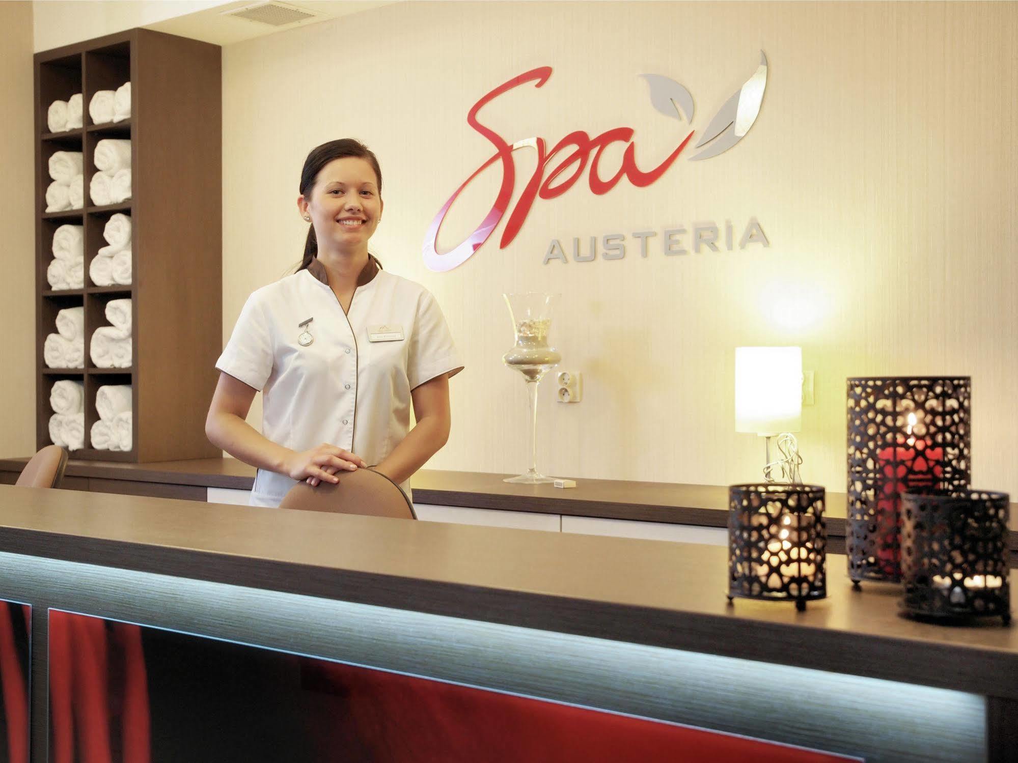 Hotel Austeria Conference & Spa تشيخوتشينيك المظهر الخارجي الصورة