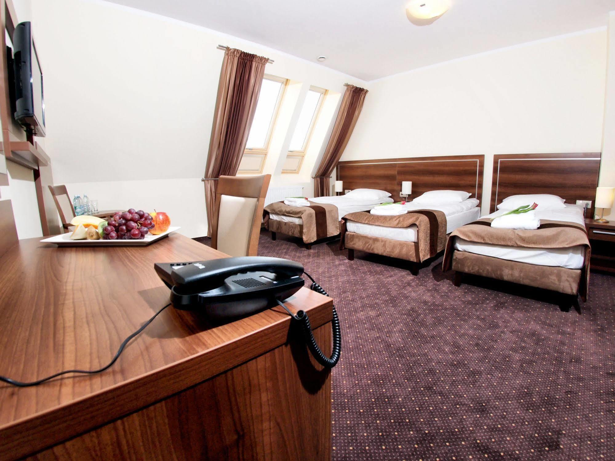 Hotel Austeria Conference & Spa تشيخوتشينيك المظهر الخارجي الصورة